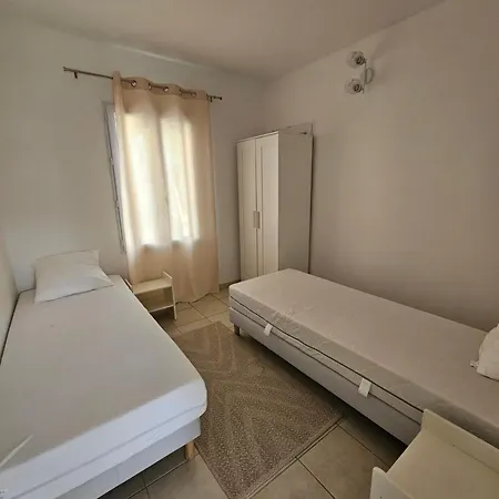 Holiday home Bas La Pinede Hyeres